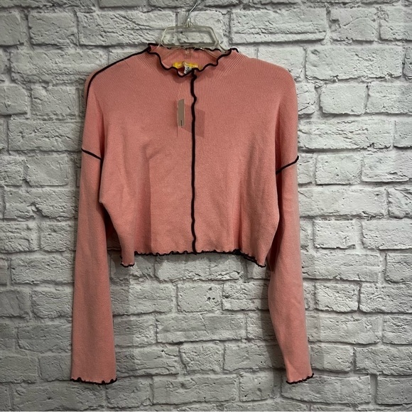 Urban Outfitters women’s medium pink ribbed cropped lettuce trim shirt top nwt - Picture 1 of 9